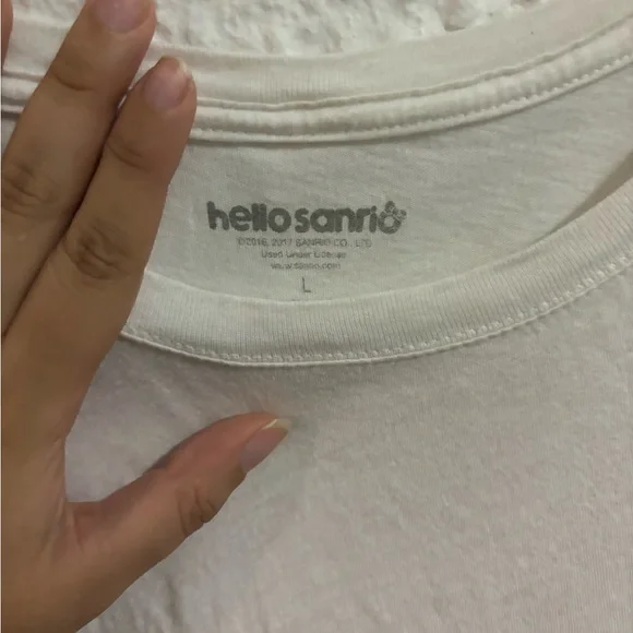 Hot Topic Hello Kitty T-Shirt - Picture 3 of 3